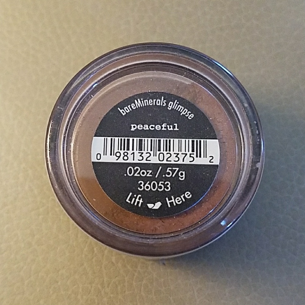 BareMinerals eye glimpse in peaceful